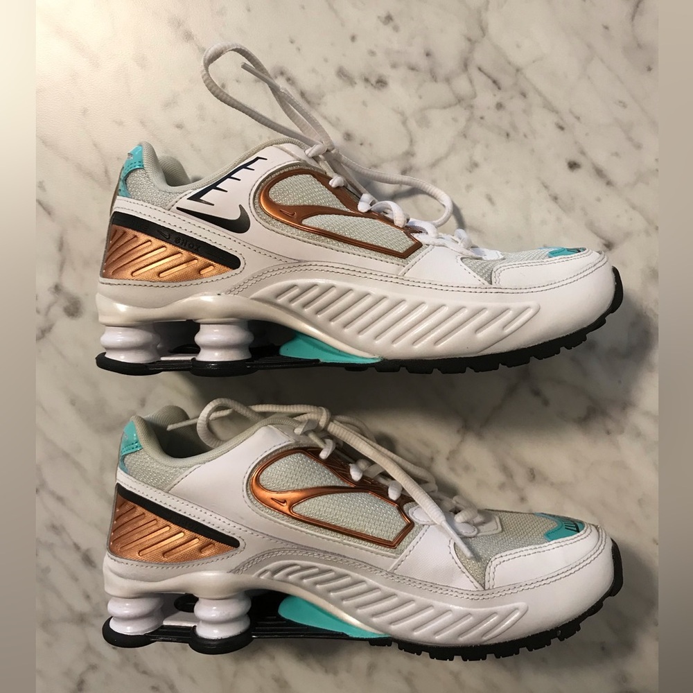 NIKE SHOX SHOCKS Enigma Shoes